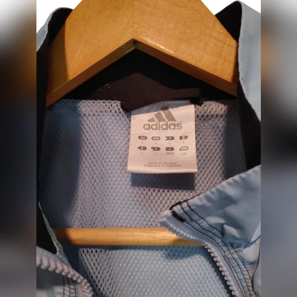 Adidas women's lightweight jacket - Picture 2 of 5